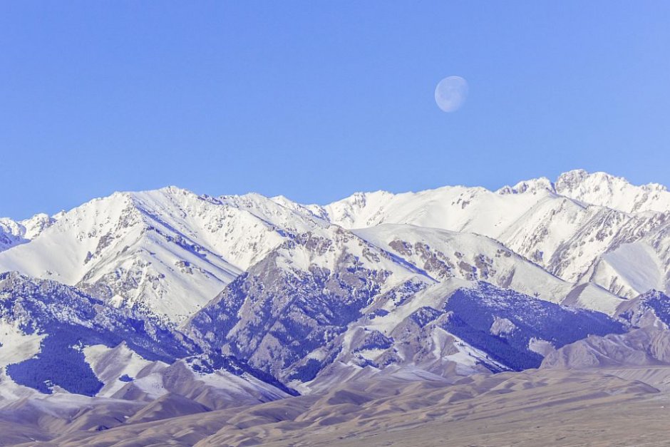 Българин загина след пропадане от 600 метра в планината Тяншан