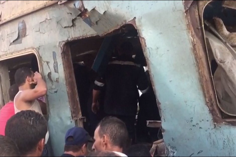 Десетки загинали и ранени при сблъсък на два влака в Египет