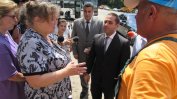 Караниколов увери стачниците от "Дунарит", че заводът ще работи
