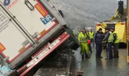 Шофьор на ТИР загина в катастрофа на магистрала "Тракия"