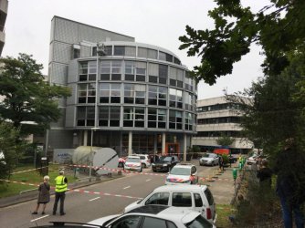 Мъж с нож взе за заложник жена в сградата на холандско радио