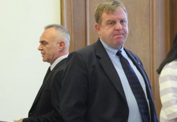 Бомбите на Каракачанов