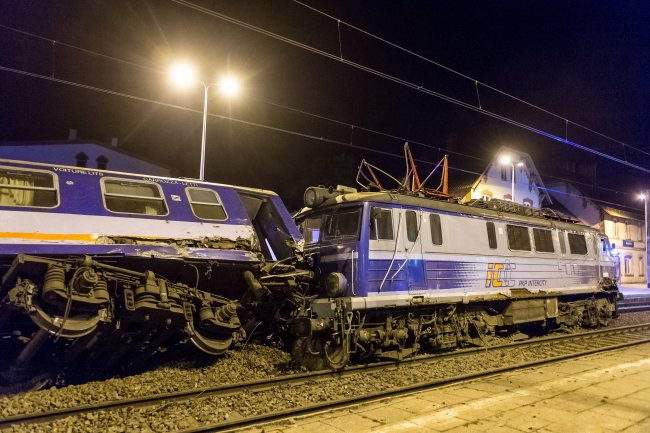 26 ранени при влакова катастрофа в Полша