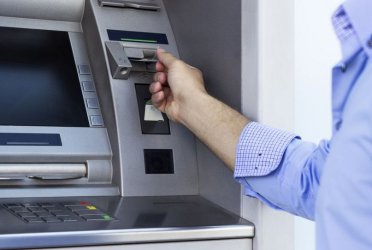 Крадци задигнаха банкомат от хипермаркет в Дупница