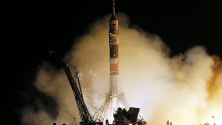 Руският космически кораб "Союз МС-06" успешно излетя от Байконур