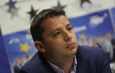 Делян Добрев