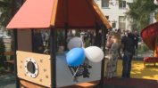 "Малките герои": Шарена детска площадка в "Пирогов" оживи болницата