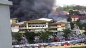Поне 25 души загинаха в пожар в училище в Малайзия