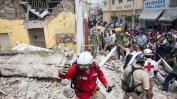Броят на загиналите при земетресението в Мексико достигна 230 души