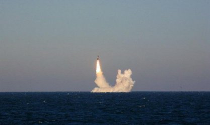Северна Корея строи нова подводница, която ще може да носи балистични ракети