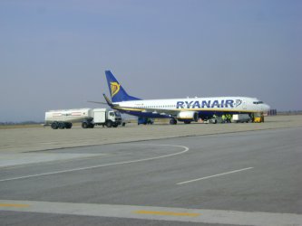 Самолет на "Райънеър" ескортиран до Лондон от изтребители след фалшива тревога