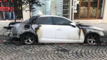Автомобилът на репортерка бе подпален след репортаж за автосервиз