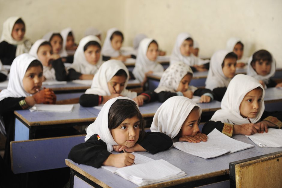 Над 60 процента от момичетата в Афганистан не ходят на училище