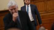 ГЕРБ и Обединените патриоти "спасиха" депутатския пост на Делян Добрев