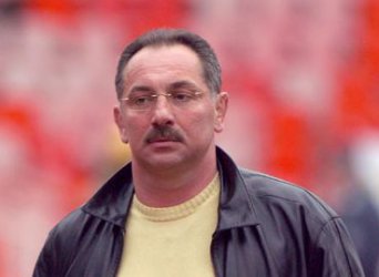 Aнгел Бончев е обвинен, че заплашил сина си с пистолет