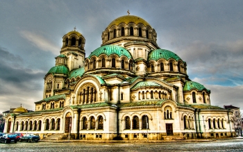 Половината православни в България са набожни, но едва четвърт вярват в съществуването на бог