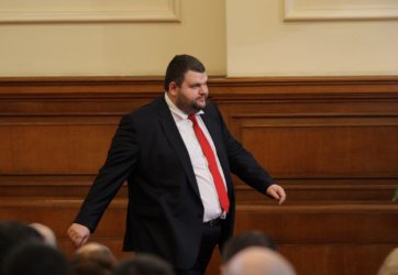 Пеевски внесе закон за спасяване на разграбеното от КТБ