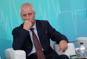 Поръчки за зетя "взеха главата" на здравния министър