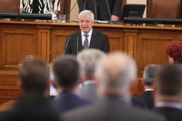Ананиев беше избран за здравен министър със скандал за отсъствието на Борисов