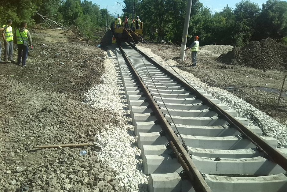 Ремонтът на жп линията Пловдив-Бургас продължава преди одобрение от Брюксел