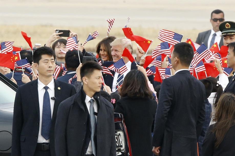 Медиите в САЩ обсипаха с критики Тръмп заради азиатското му турне