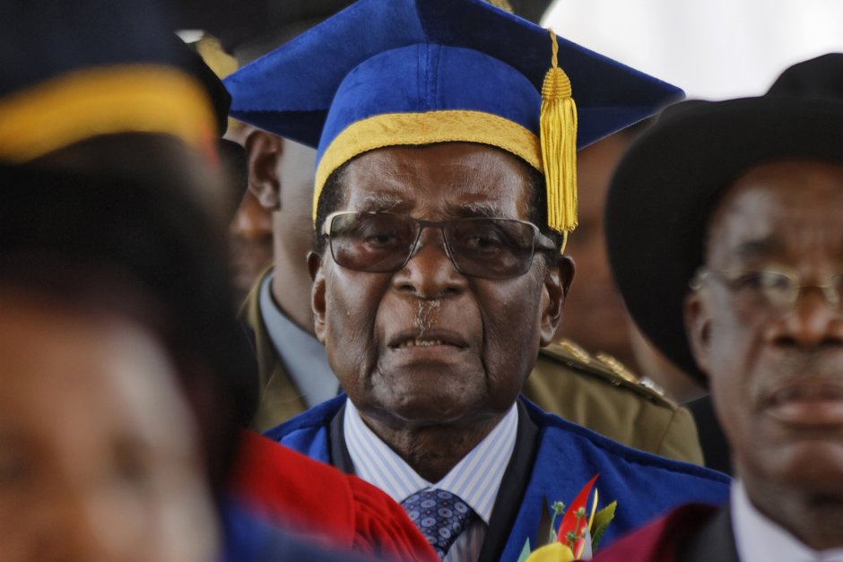Военните притискат Мугабе да се оттегли още днес, иначе ще го принудят