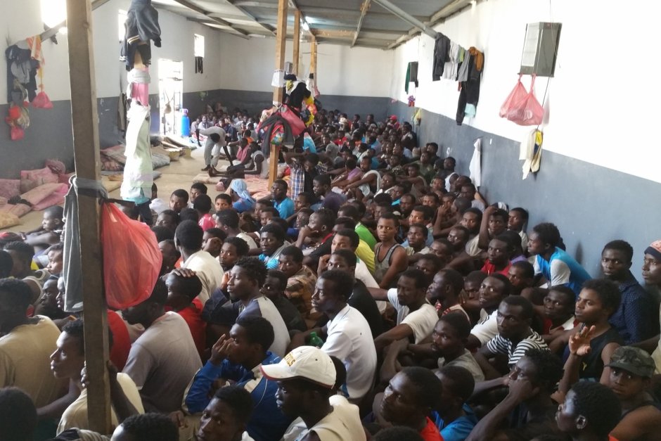 Европейски и африкански страни договориха защита на мигрантите в центровете в Либия