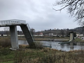 Срути се мост над река Вълтава в Прага