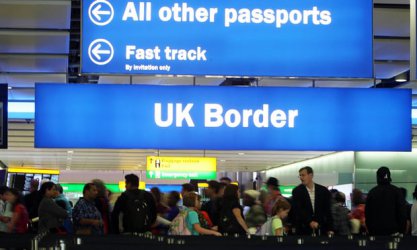 Миграцията към Великобритания е намаляла, с изключение на българите и румънците