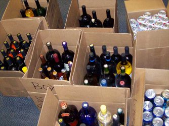 Еврочиновници са обвинени, че продавали нелегално алкохол в Афганистан