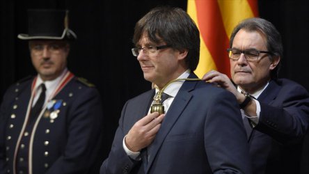 Испанският съд оттегли заповедта за арест на бившия каталунски премиер