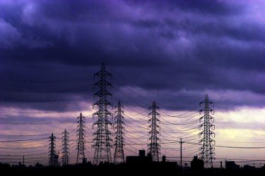 Търговци на ток не искат борсата да се бърка в сделките им
