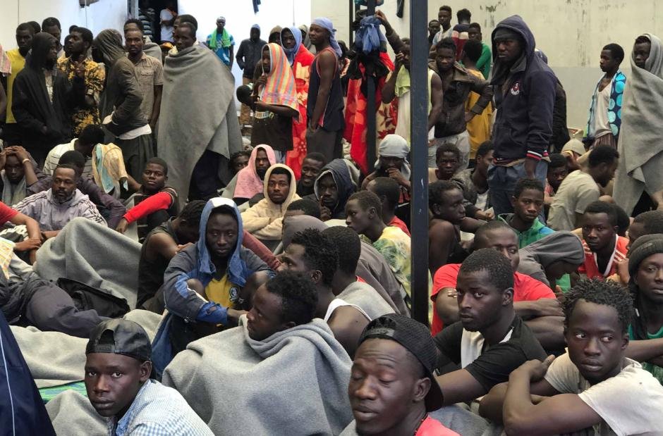 Център за мигранти в Либия