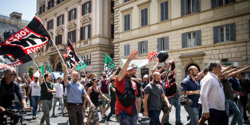 Италиански неофашисти обявиха  война на вестник "Република"