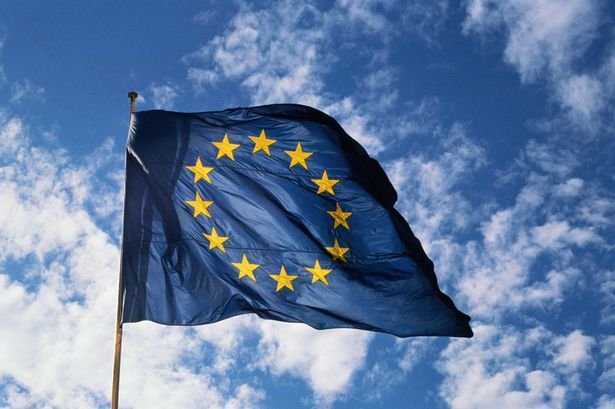 Брюксел иска 33 000 евро дневна глоба за България заради забавени закони