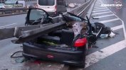 Шофьор е в реанимацията след тежка катастрофа в София