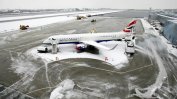 Има промени в полетите от и до Великобритания заради обилния снеговалеж