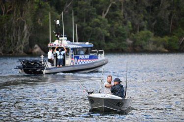 Шестима загинаха при падане на хидроплан в река край Сидни