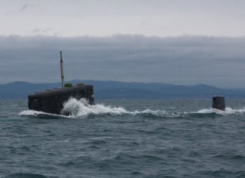 ВМС се замисли: Като няма кораби, защо да не вземем подводница