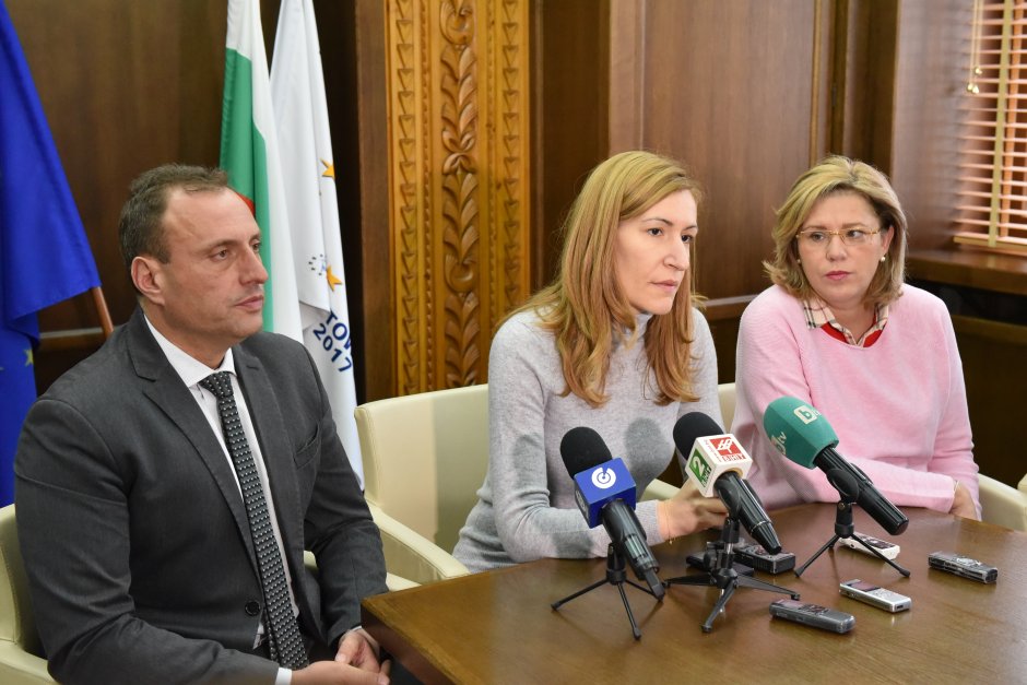 Икономов, Ангелкова и Крецу приветстваха решението за Банско