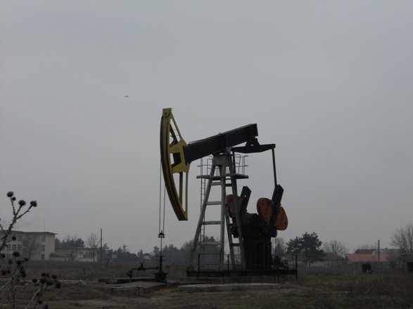Петролът на ОПЕК поскъпна до 61.48 долара за барел