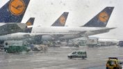 Снеговалежи принудиха летището във Франкфурт  да отмени 170 полета