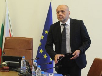 Томислав Дончев е обезпокоен от рефлекса ”ще ви изкажа на другарката”