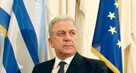 Еврокомисарят по миграцията Димитрис Аврамопулос