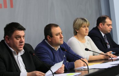 Атанас Зафиров, Иван Иванов, Весела Лечева и Филип Попов информират за корупционните сигнали срещу ГЕРБ. Сн. БГНЕС