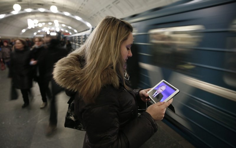 Кадър от метрото в Москва, сн. ЕПА/БГНЕС