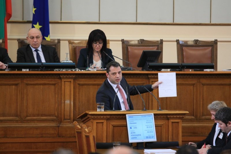 КС: Делян Добрев може "незаконно" да остане депутат
