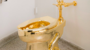 Белият дом поискал Ван Гог, но получил оферта за златна тоалетна