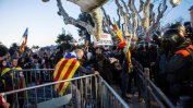 Привърженици на Пучдемон се сблъскаха с полицията край парламента на Каталуния