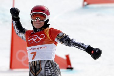 Чехкинята Ледецка сътвори история с олимпийски титли в ските и сноуборда